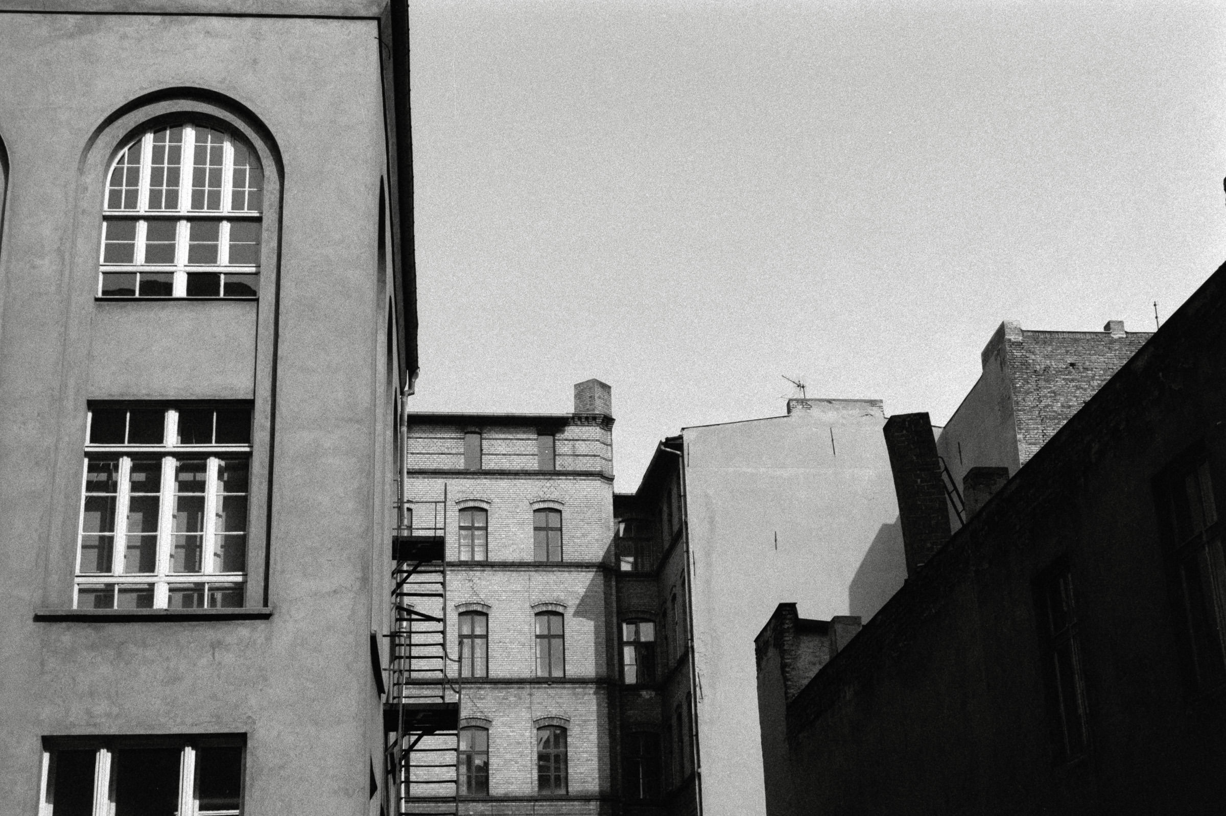 AHP F1993 03 007 sc240902 img27 NLP